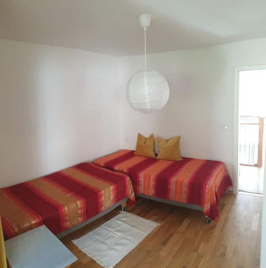 Moderne Wohnung Mit Studio In Bauernhausscheune Am See Biersdorf Dış mekan fotoğraf